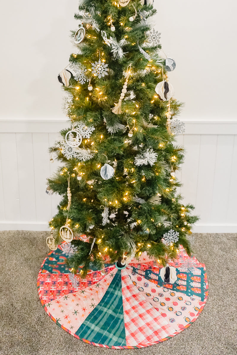 12 Piece Christmas Tree Skirt Sewing Pattern