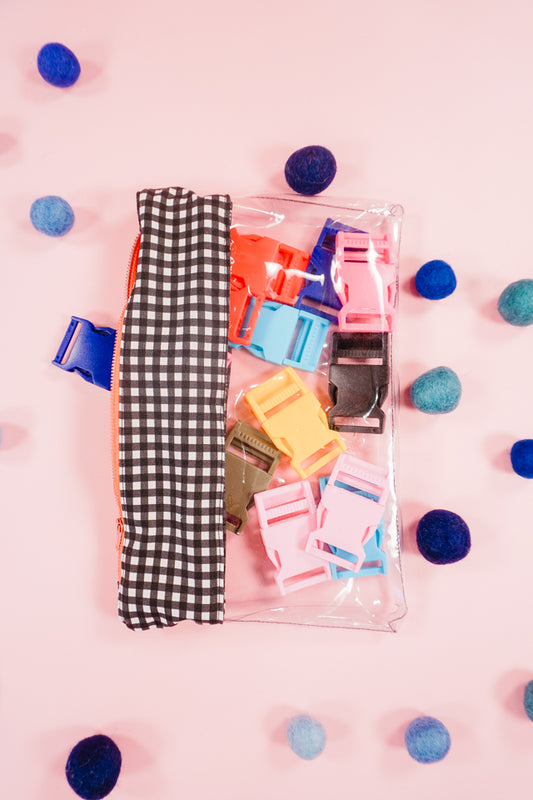 Clear Vinyl Zipper Pouch Pattern and Tutorial