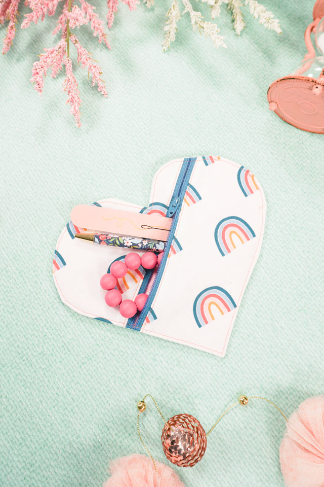 Heart Zipper Pouch Pattern and Tutorial