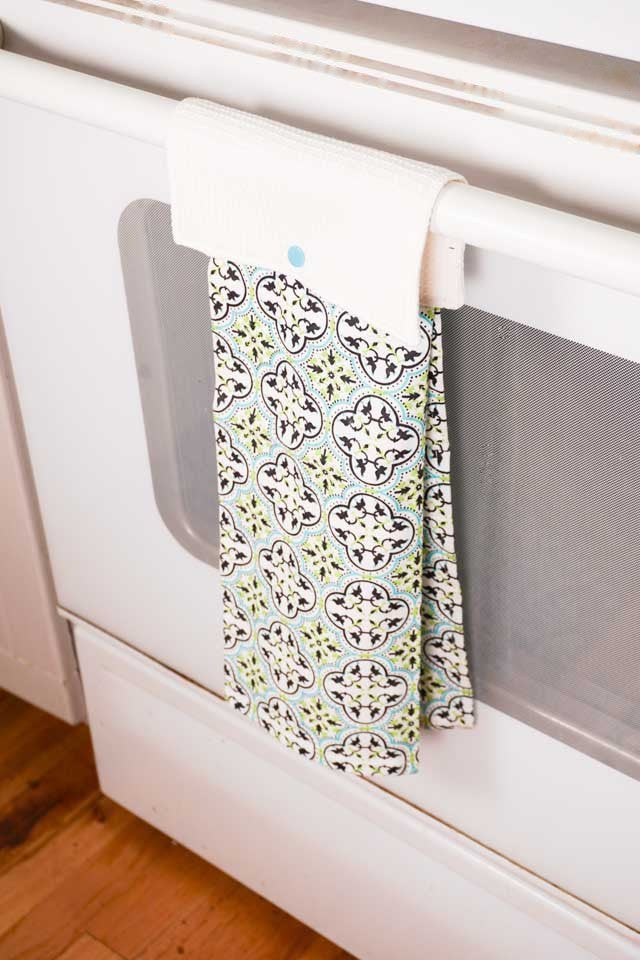 Hanging Kitchen Towel Sewing Pattern and Tutorial