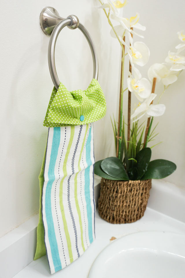 Hanging Kitchen Towel Sewing Pattern and Tutorial